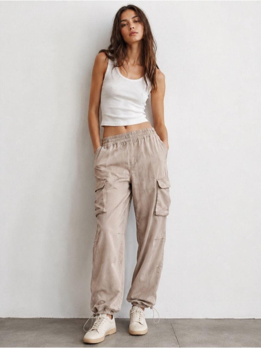 Forever 21 Women’s Beige Cargo Jogger Pants Size Large